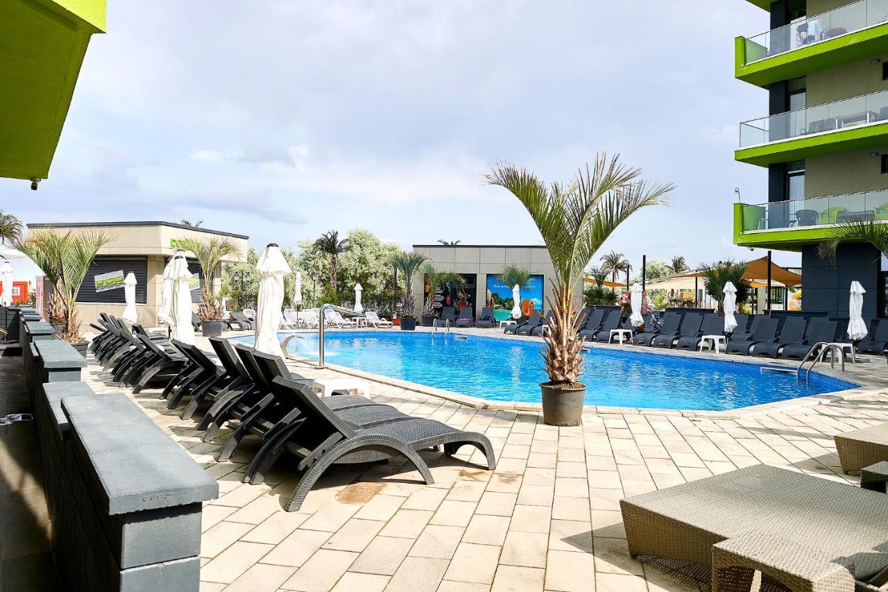Submarine Apartment Spa N Pool Beach Resort Năvodari Exteriér fotografie