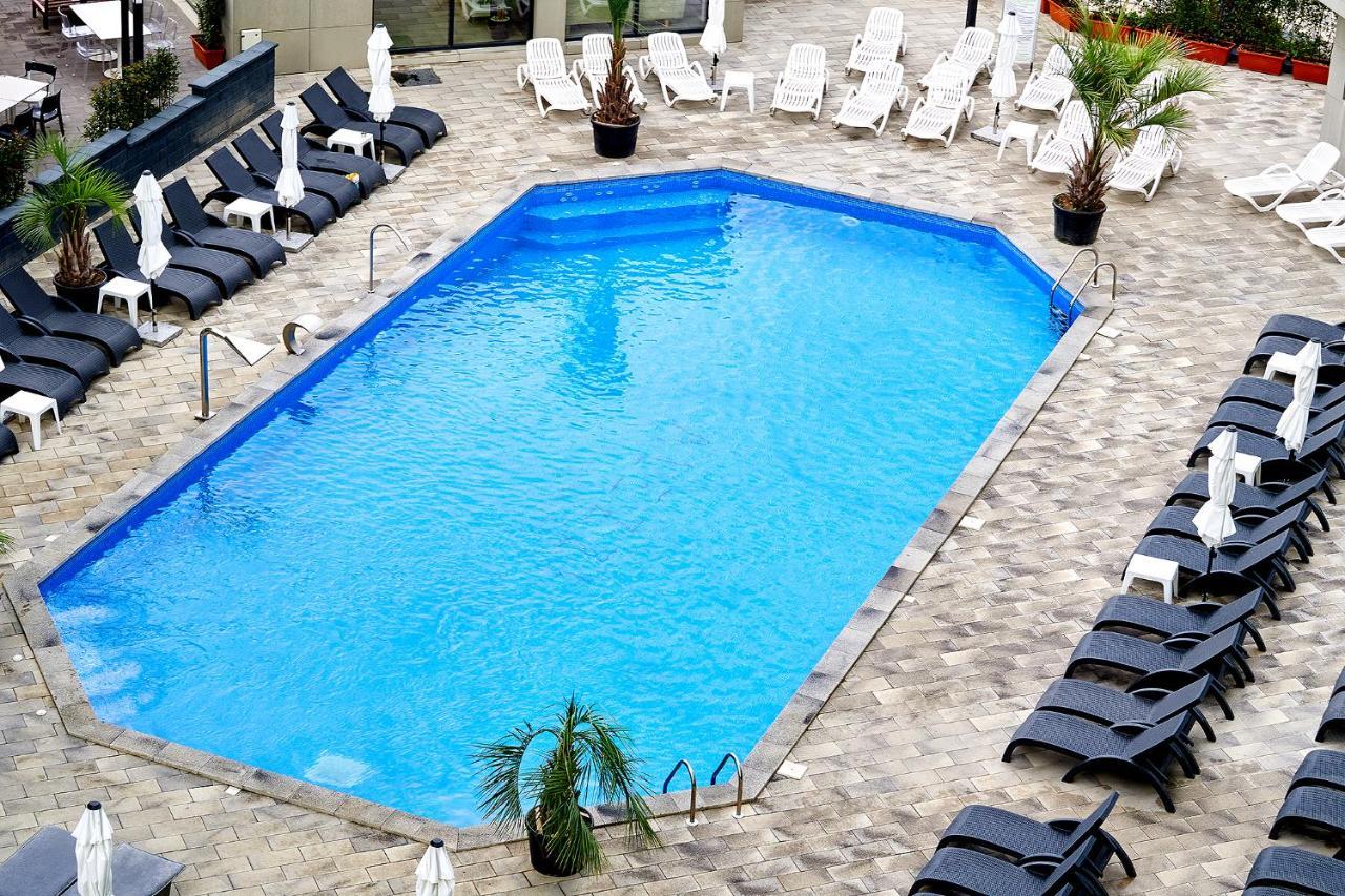 Submarine Apartment Spa N Pool Beach Resort Năvodari Exteriér fotografie